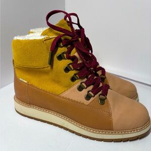 TOMS Mesa Faux Fur Lace Up
Hiking Boots - Size 7